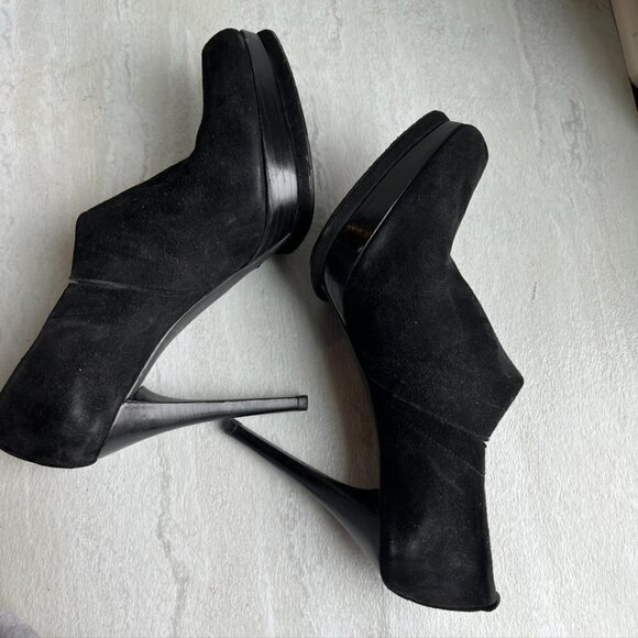 ** STUART WEITZMAN BLACK SUEDE BOOTIE Platform SLIM HEEL size 8.5 - Picture 6 of 10